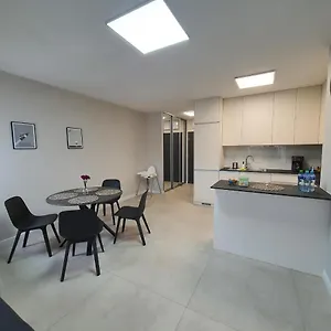 Apartament De Lux 45 Grabiszyńska, Wrocław
